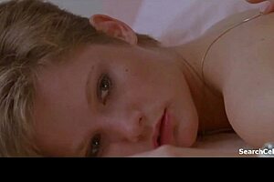 Jennifer Jason Leigh Teases Boobs Sexily! 😍