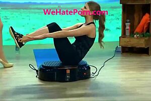 Oops! Jana Hartmann's sexy blonde upskirt on TV 😏📺