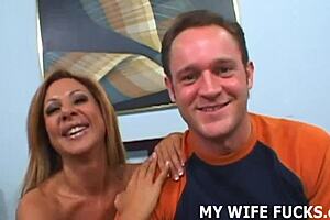 WATCH THIS HOT MILF GET POUNDED HARD FOR YOU!